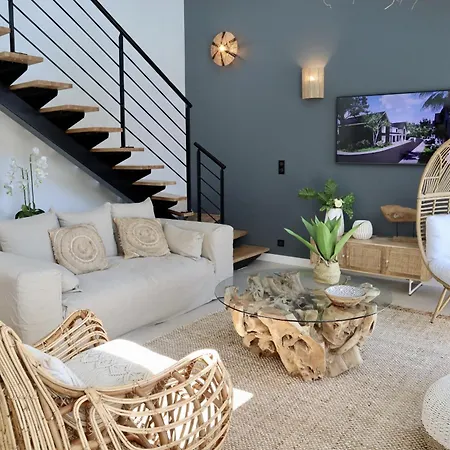 Villa Prestige N10 - Piscine - 6 Personnes *